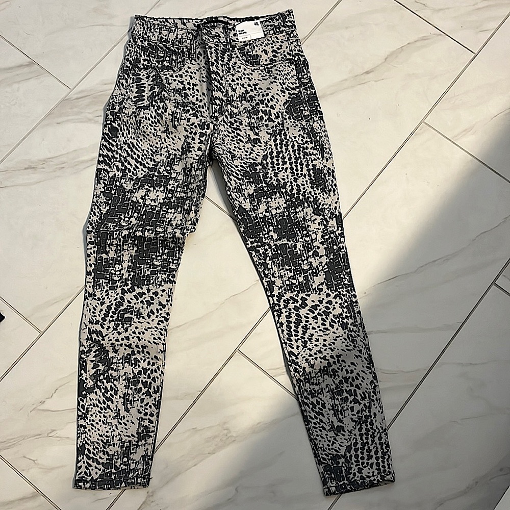 Brand new with tags pattern jeans
